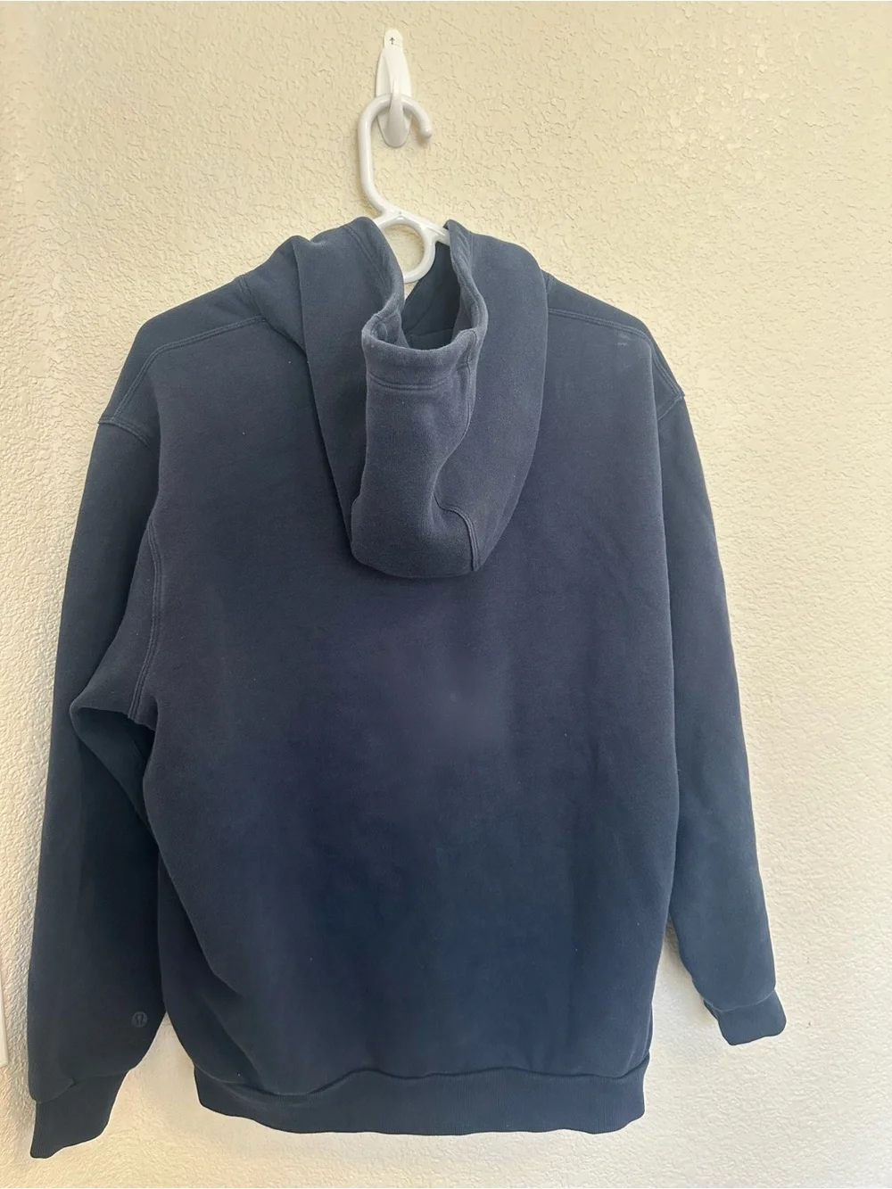 Steady State Hoodie  

worn couple times, rly good condition no rips or tears - Picture 3 of 3